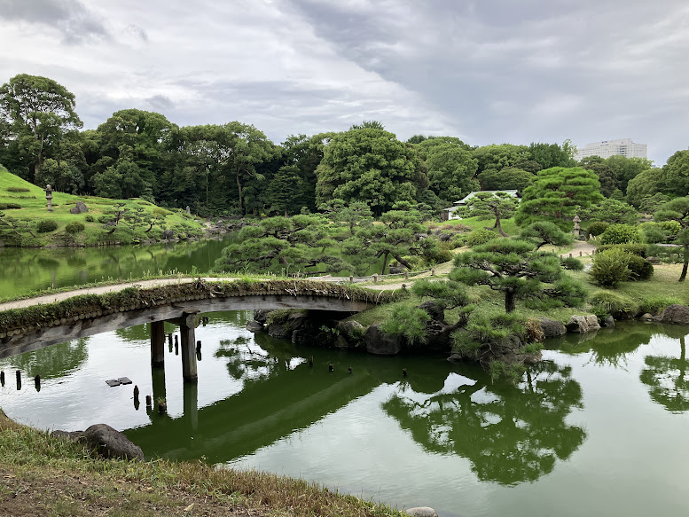 Kiyosumi garden pond and bridge